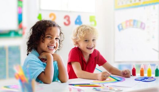 英会話教室のホームページデザイン17選！制作費用や外注のコツも紹介